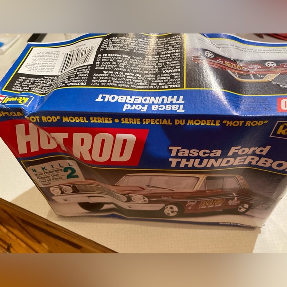 Revell Hot Rod Tasca Ford Thunderbolt model - Picture 2 of 4